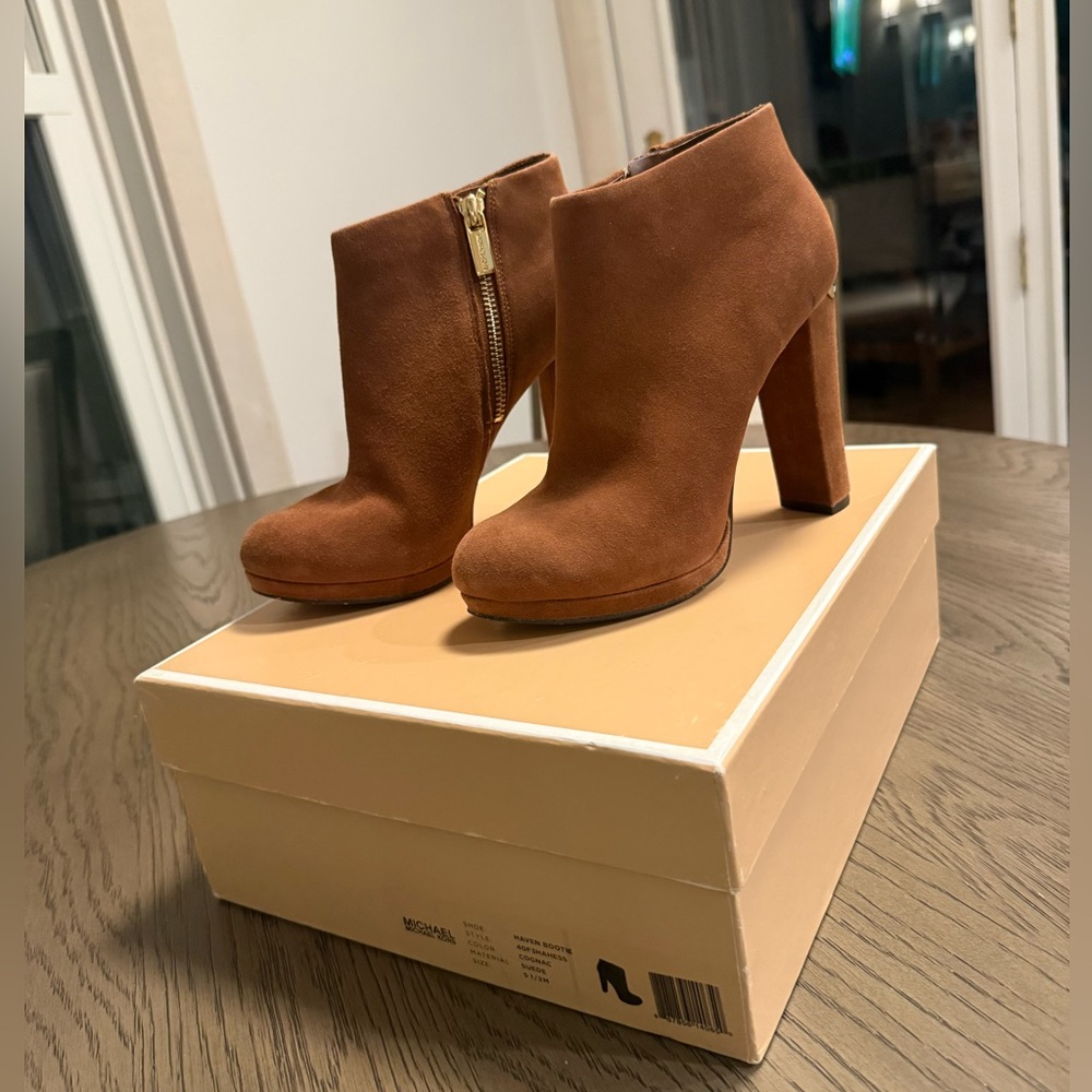 Michael Kors Elegant Brown Suede Ankle Boots